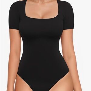 MANGOPOP Black Square Neck Short Sleeve Bodysuit Size Medium